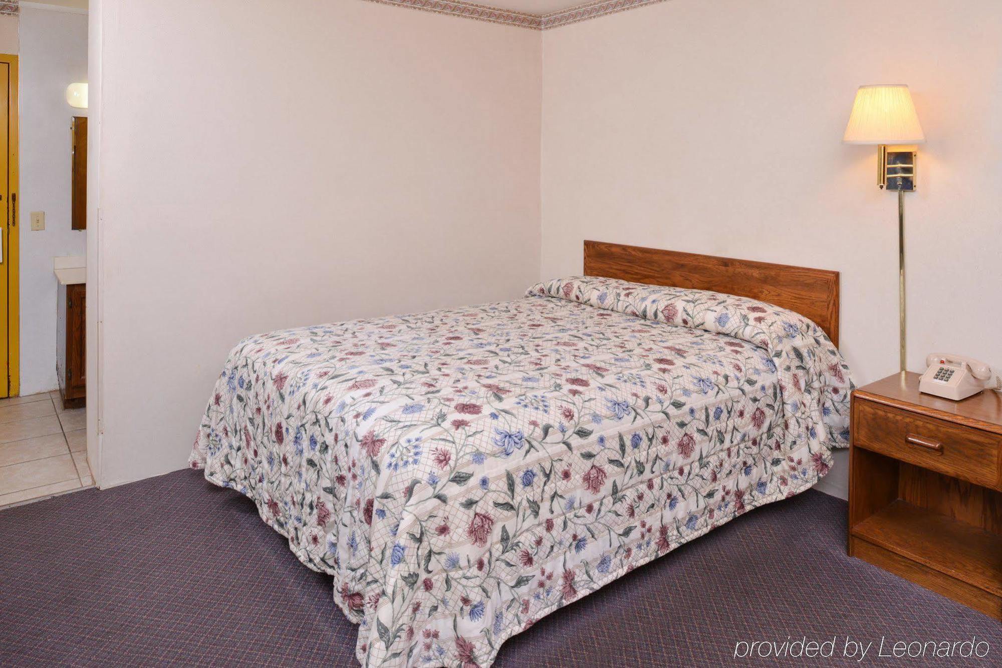 Red Carpet Inn North East Εξωτερικό φωτογραφία
